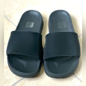 Lululemon Restfeel Women’s slide